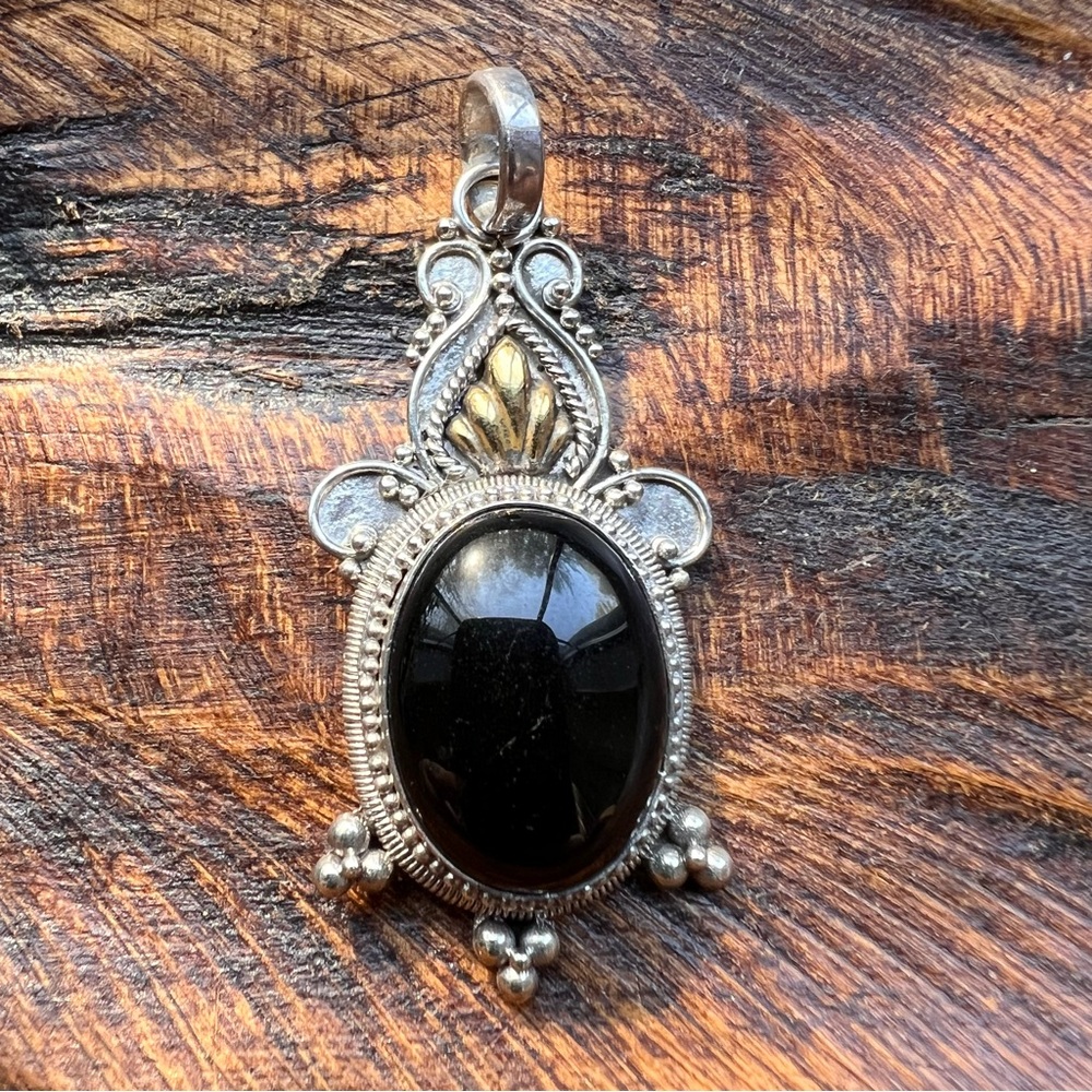 Sterling Silver Black Onyx Pendant with Two-Tone Southwestern Detail